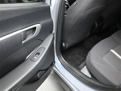 Used 2025 Hyundai Sonata SE image 18