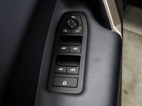 Used 2022 BMW iX xDrive50 w/ Sport Package image 42