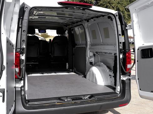 Used 2023 Mercedes-Benz Metris image 47