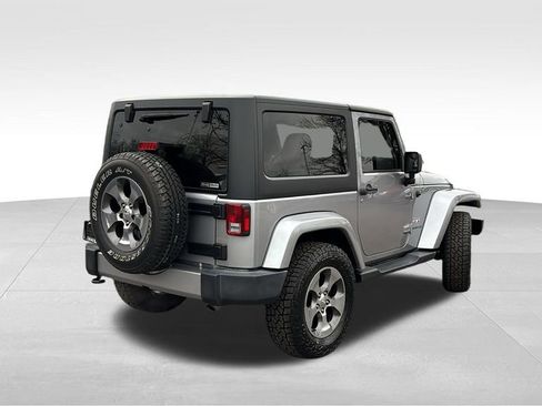 Used 2017 Jeep Wrangler Sahara image 7