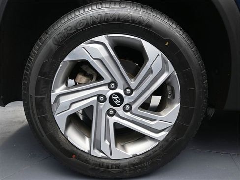 Used 2023 Hyundai Santa Fe SEL image 9