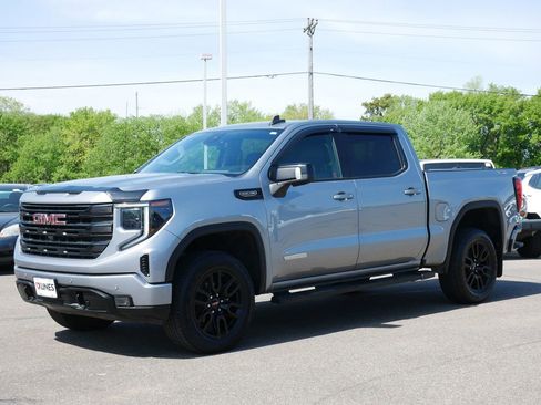 Used 2024 GMC Sierra 1500 Elevation w/ Elevation Premium Package AWD/4WD image 5
