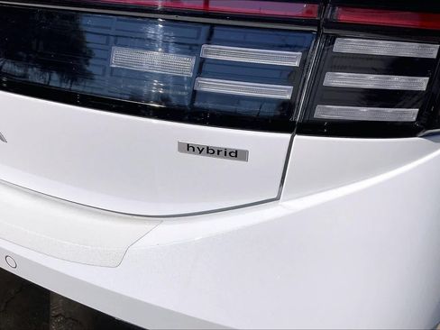 Used 2025 Hyundai Sonata Limited FWD image 10