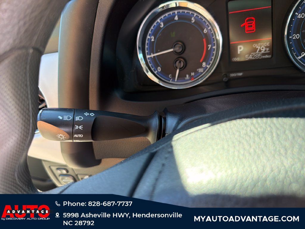 Used 2018 Toyota Corolla LE FWD image 20