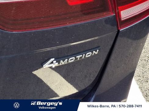 Certified 2022 Volkswagen Tiguan SEL R-Line AWD/4WD image 12