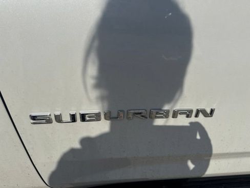 Used 2025 Chevrolet Suburban High Country AWD/4WD image 41