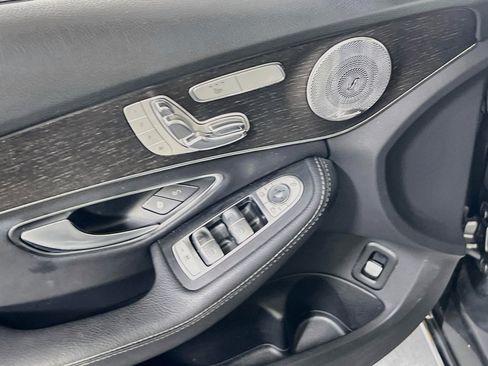 Used 2019 Mercedes-Benz C 300 4MATIC Sedan image 17