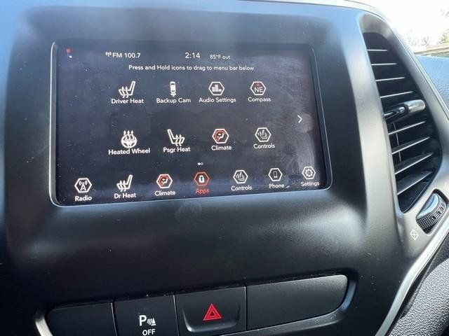 Used 2019 Jeep Cherokee Latitude Plus w/ Cold Weather Group AWD/4WD image 17