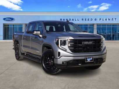 Used 2025 GMC Sierra 1500 Elevation w/ Elevation Premium Package