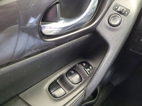 Used 2019 Nissan Rogue SV AWD/4WD image 27