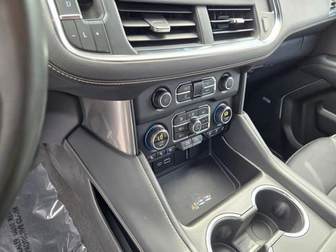 Used 2023 Chevrolet Suburban Premier AWD/4WD image 17