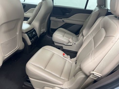 Certified 2022 Lincoln Aviator AWD w/ Premium Package image 12