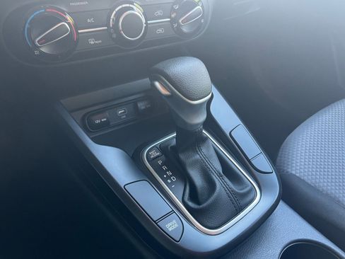 Used 2025 Kia Soul FWD image 38