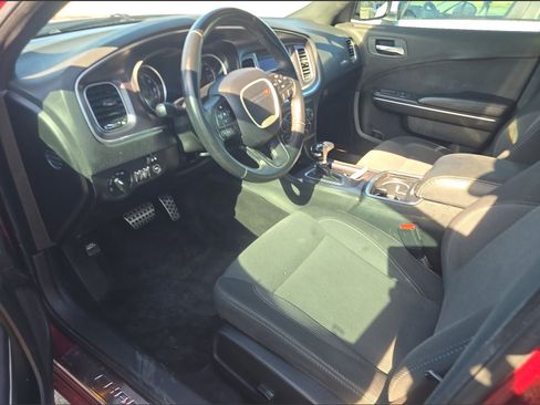 Used 2018 Dodge Charger SXT RWD image 5