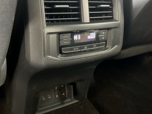 Used 2022 Volkswagen Atlas SEL R-Line image 26