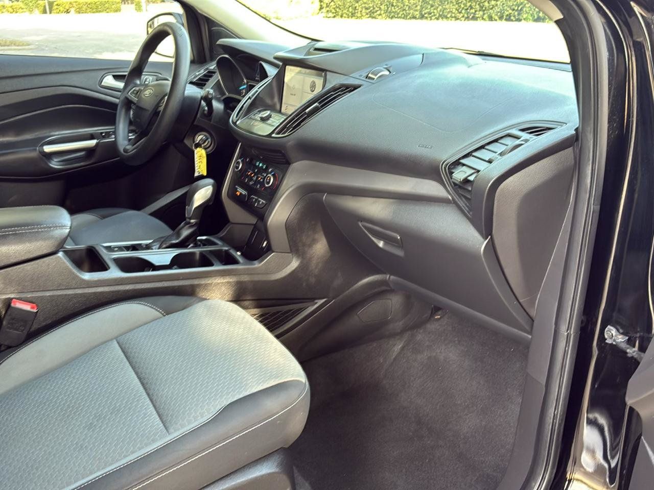 Used 2018 Ford Escape SE w/ SE Sync 3 Package FWD image 30