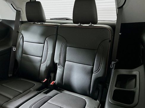 Used 2023 GMC Acadia AT4 w/ Preferred Package image 29