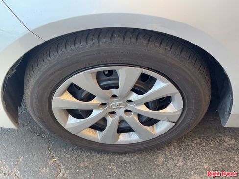 Used 2022 Toyota Corolla LE image 8