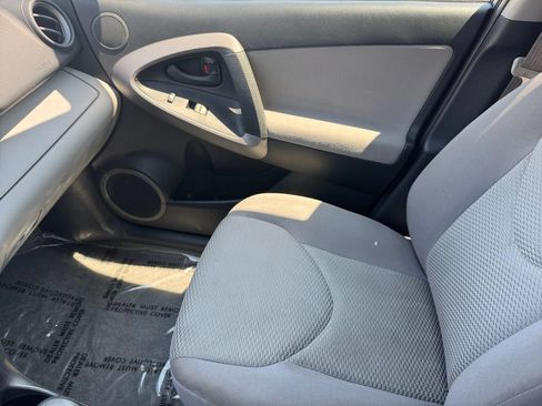 Used 2006 Toyota RAV4 Limited AWD/4WD image 29