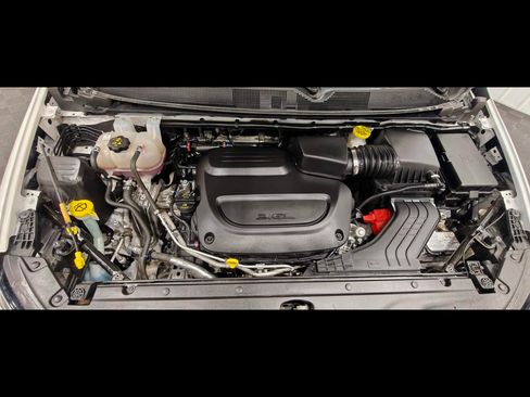 Used 2024 Chrysler Pacifica Touring-L FWD image 58