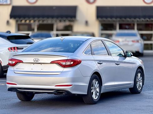 Used 2017 Hyundai Sonata SE FWD image 7