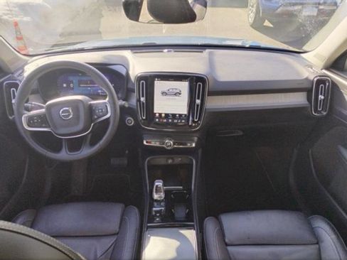 Used 2023 Volvo XC40 B5 Plus w/ Driver Assist Package image 6