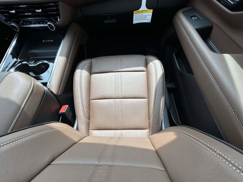 New 2026 Chevrolet Tahoe High Country AWD/4WD image 14