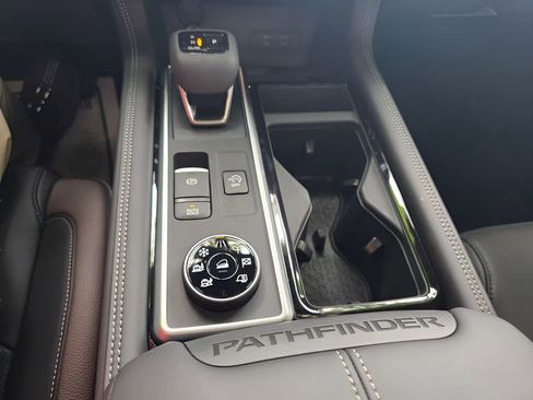 New 2026 Nissan Pathfinder Platinum AWD/4WD image 29
