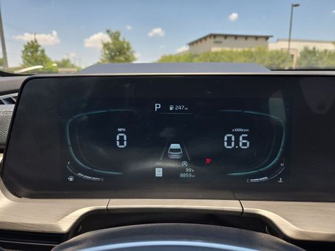 Used 2025 Kia Telluride AWD image 32