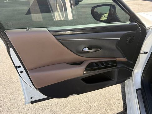 Used 2022 Lexus ES 350 w/ Accessory Package FWD image 10