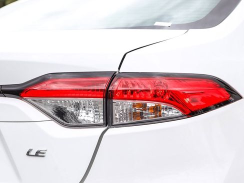 Used 2024 Toyota Corolla LE image 8