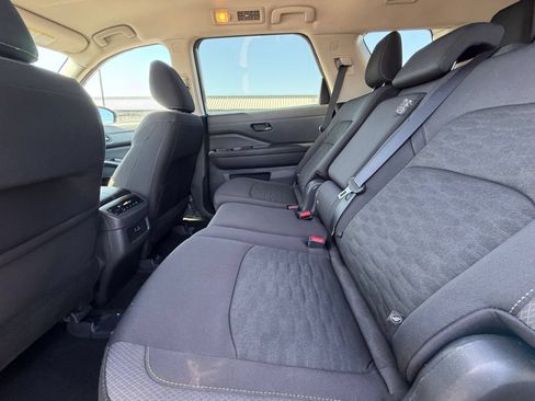 Used 2025 Nissan Pathfinder SV AWD/4WD image 28