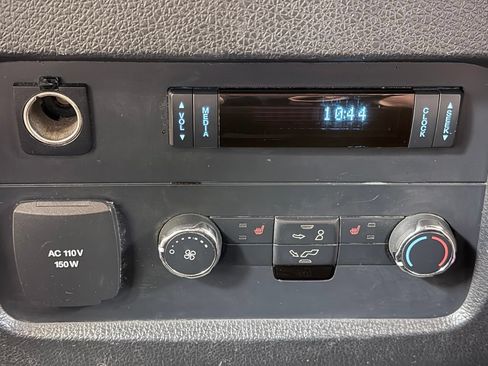 Used 2015 Ford Expedition EL Limited w/ Equipment Group 301A AWD/4WD image 27