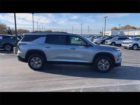 Certified 2024 Chevrolet Traverse LT w/ Trailering Package image 9