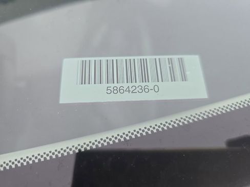 Used 2025 Chevrolet Trax LT w/ LT Convenience Package image 9