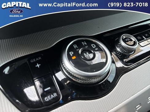 Certified 2025 Ford Expedition Active AWD/4WD image 31