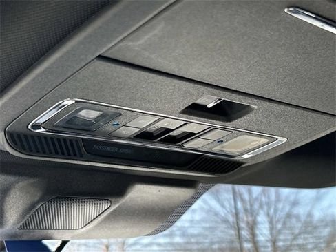 Certified 2022 Ford F150 Platinum w/ Equipment Group 701A High image 37