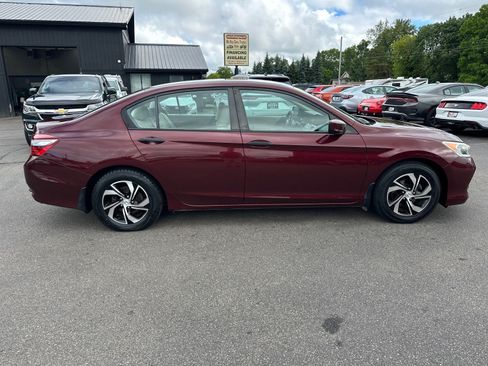 Used 2017 Honda Accord LX image 5