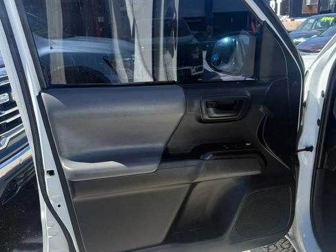 Used 2018 Toyota Tacoma SR image 6