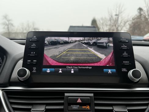 Used 2018 Honda Accord EX image 3