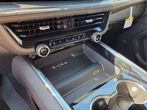 New 2026 Chevrolet Suburban RST w/ Comfort Package AWD/4WD image 19