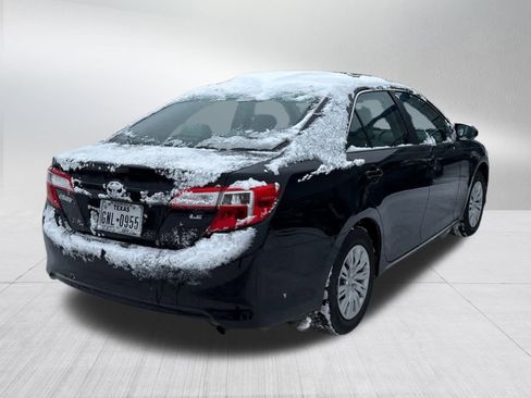 Used 2013 Toyota Camry LE image 5