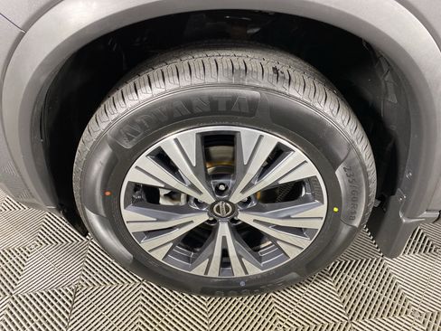 Used 2021 Nissan Rogue SV AWD/4WD image 11