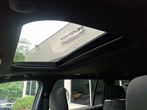 New 2025 Jeep Grand Cherokee L Laredo w/ Luxury Tech Group I image 9