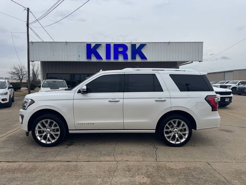 Used 2018 Ford Expedition Platinum image 2