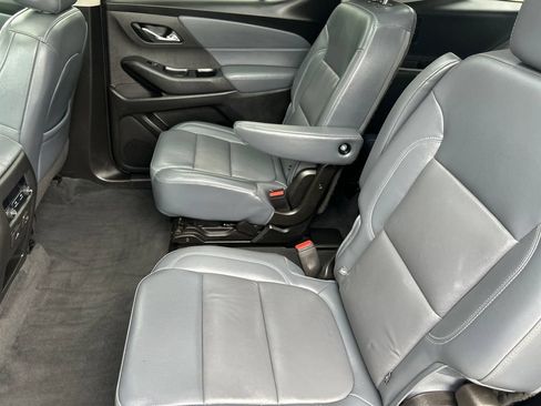 Used 2021 Chevrolet Traverse LT w/ LT Premium Package AWD/4WD image 13