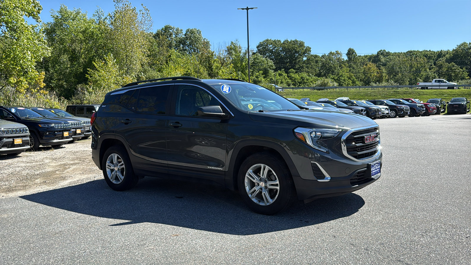 Used 2021 GMC Terrain SLE w/ Driver Convenience Package AWD/4WD image 2