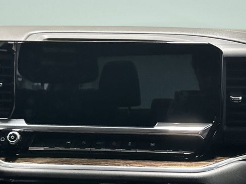 Used 2022 GMC Sierra 1500 Elevation image 18