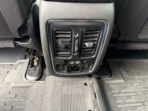 Certified 2021 Jeep Grand Cherokee Limited image 13