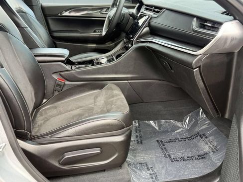 Used 2023 Jeep Grand Cherokee Altitude AWD/4WD image 31